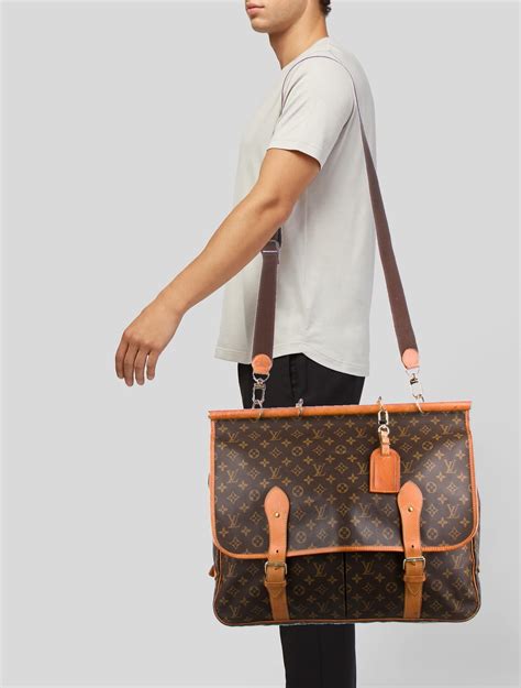 Louis Vuitton Hunting Bag 